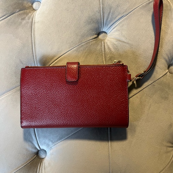 NWOT Michael Kors Adele Leather Smartphone Wallet - Picture 3 of 3